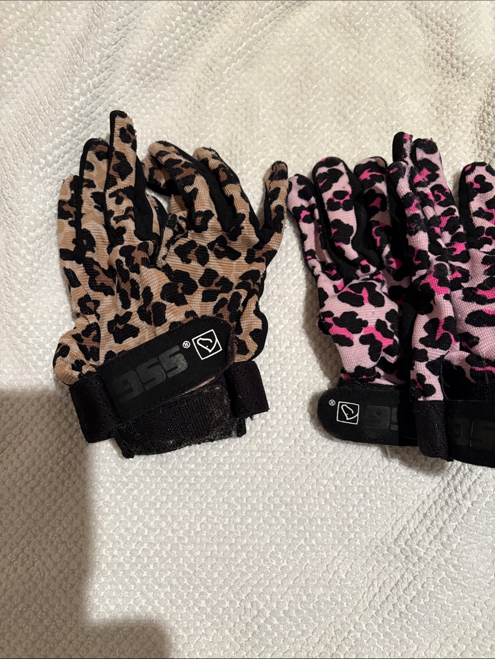 SSG woman’s size 7 Leopard Print Stretch Gloves - Brown & Pink